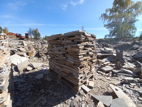 Плитняк златолит серебристый для мощения на бетон купить в Евпатории