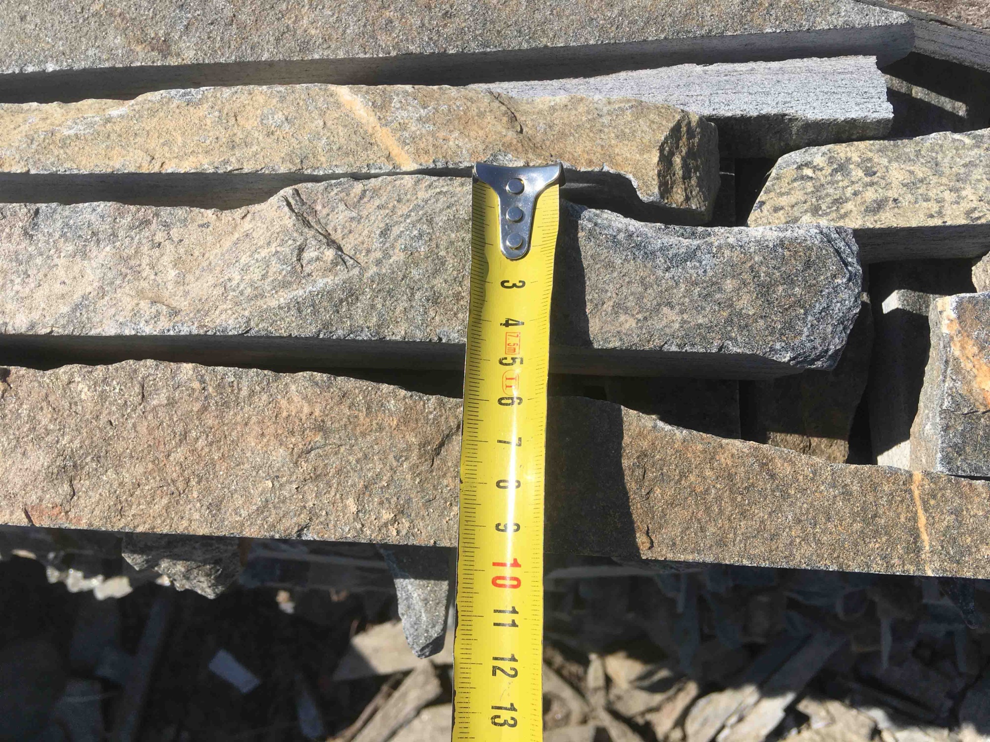 Горбушка златолит мультиколор для облицовки купить в Евпатории