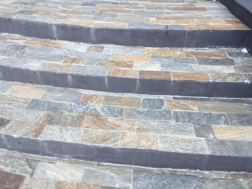 Плитка из Златолита Уральского для лестницы купить в Евпатории