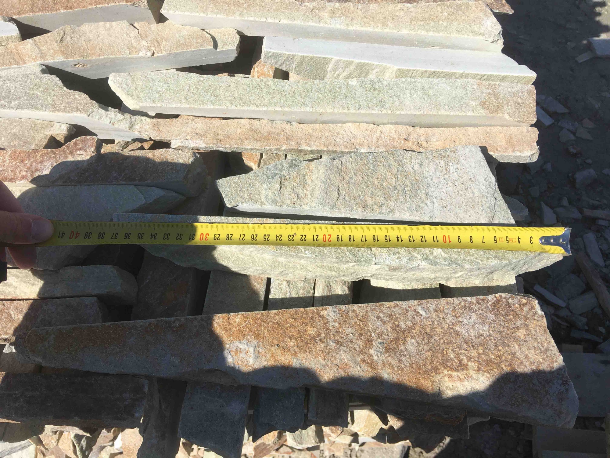 Горбушка златолит золотистый для облицовки купить в Евпатории