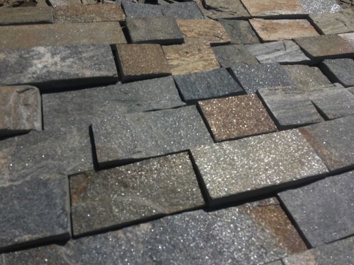 Плитка пилёная златолит Уральский для цоколя, отмостки купить в Евпатории