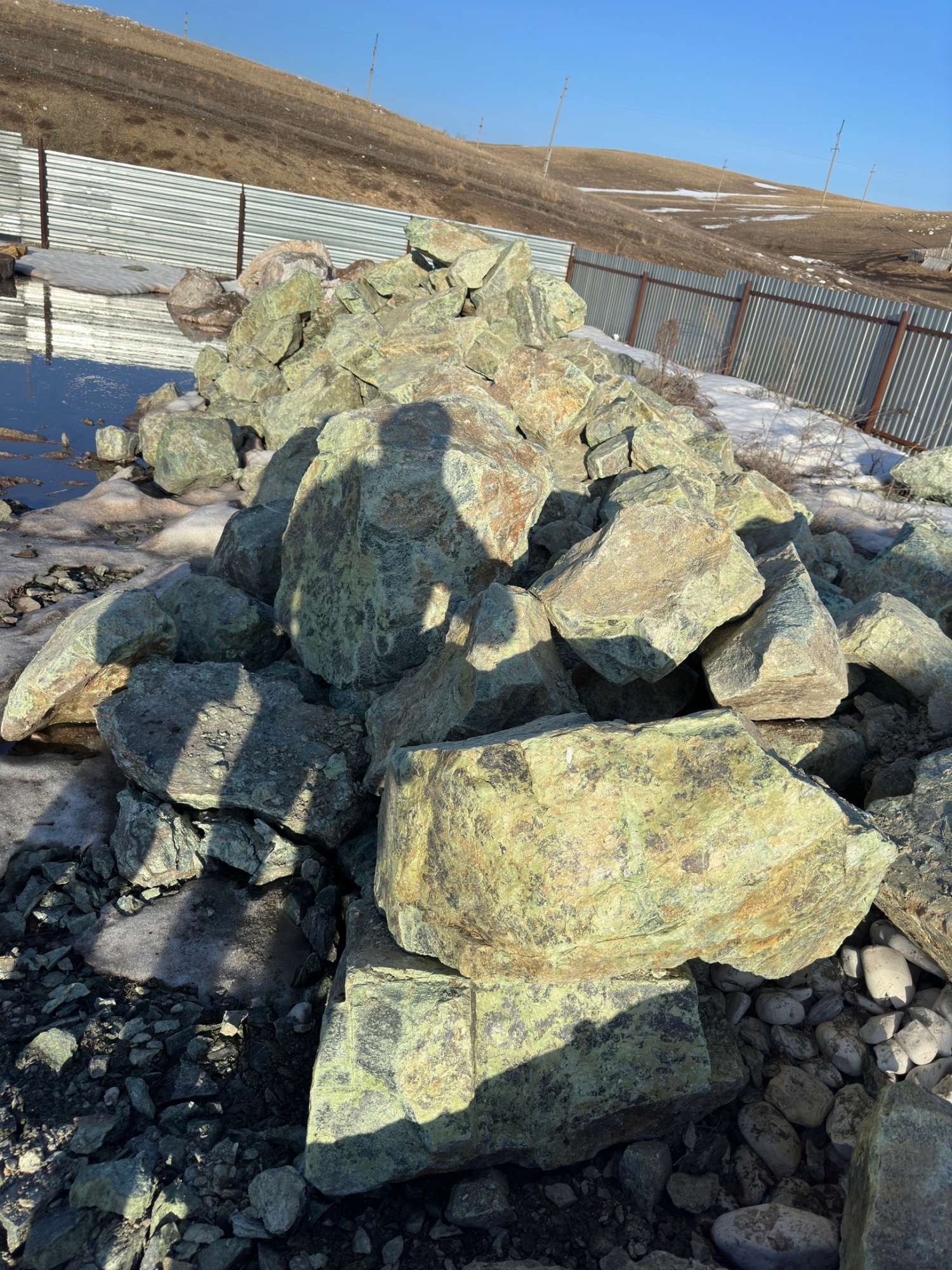 Камни для ландшафтного дизайна зелёные 10-60 килограмм купить в Евпатории