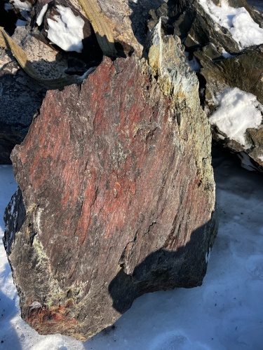 Ландшафтные глыбы красно-фиолетовые 200-1000 килограмм купить в Евпатории