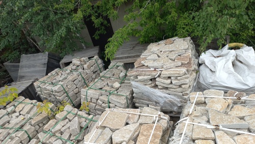 Плитняк гранитный галтованный купить в Евпатории