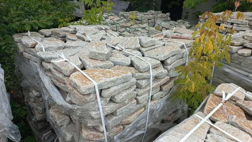 Гранитный плитняк галтованный для парковки купить в Евпатории