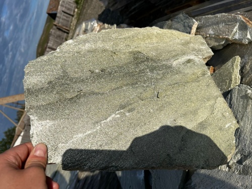 Плитняк златолит зелёный для цоколя, отмостки купить в Евпатории