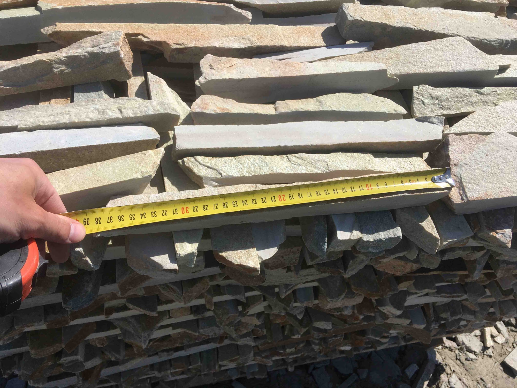 Горбушка златолит золотистый для облицовки купить в Евпатории