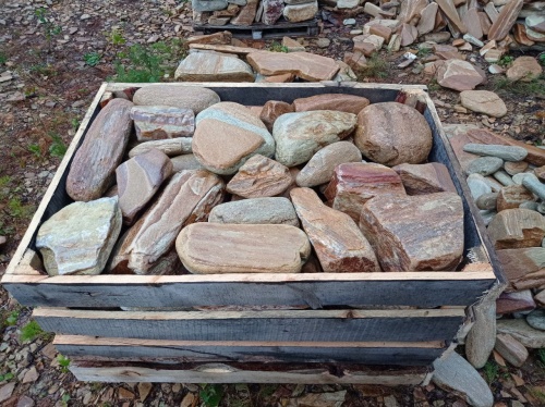 Златолит жёлтый, жёлто-зелёный глыбки и валуны для ланшафтного дизайна купить в Евпатории