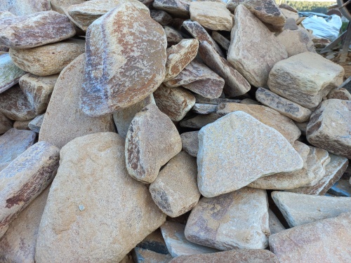 Златолит жёлтый, жёлто-зелёный глыбки и валуны для ланшафтного дизайна купить в Евпатории