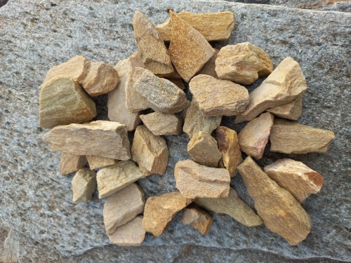 Златолит жёлтый декоративная каменная крошка купить в Евпатории