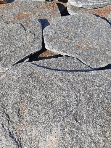 Златолит серебристый галтованный для цоколя купить в Евпатории