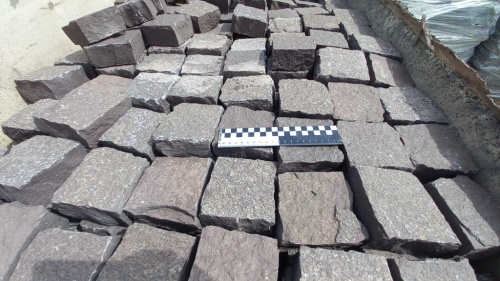 Лемезит колотая брусчатка 10 * 10 см. для парковки купить в Евпатории